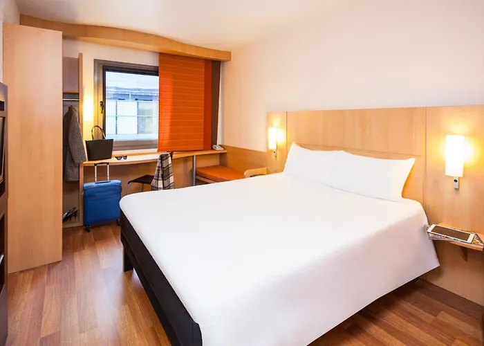 Ibis Centre Filature Hotel 3*