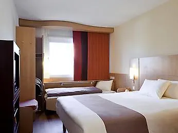 Ibis Centre Filature Hotel 3*